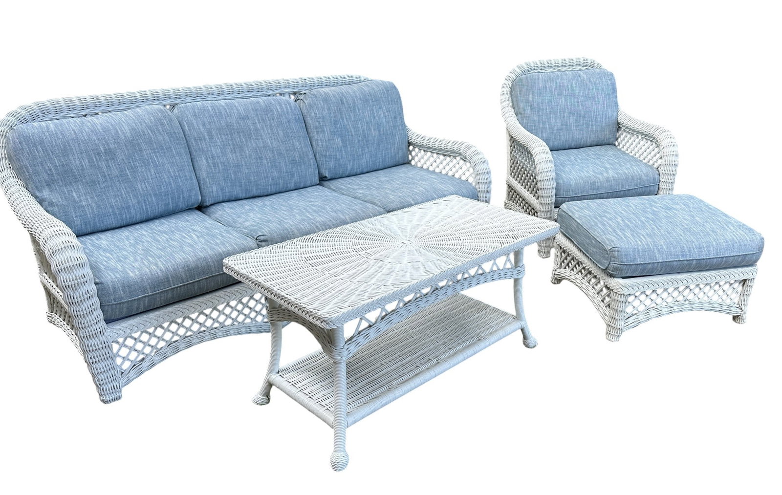 WHITE WICKER EXCELLENT QUALITY 4 PIECE LANAI SET (1 of 13)
