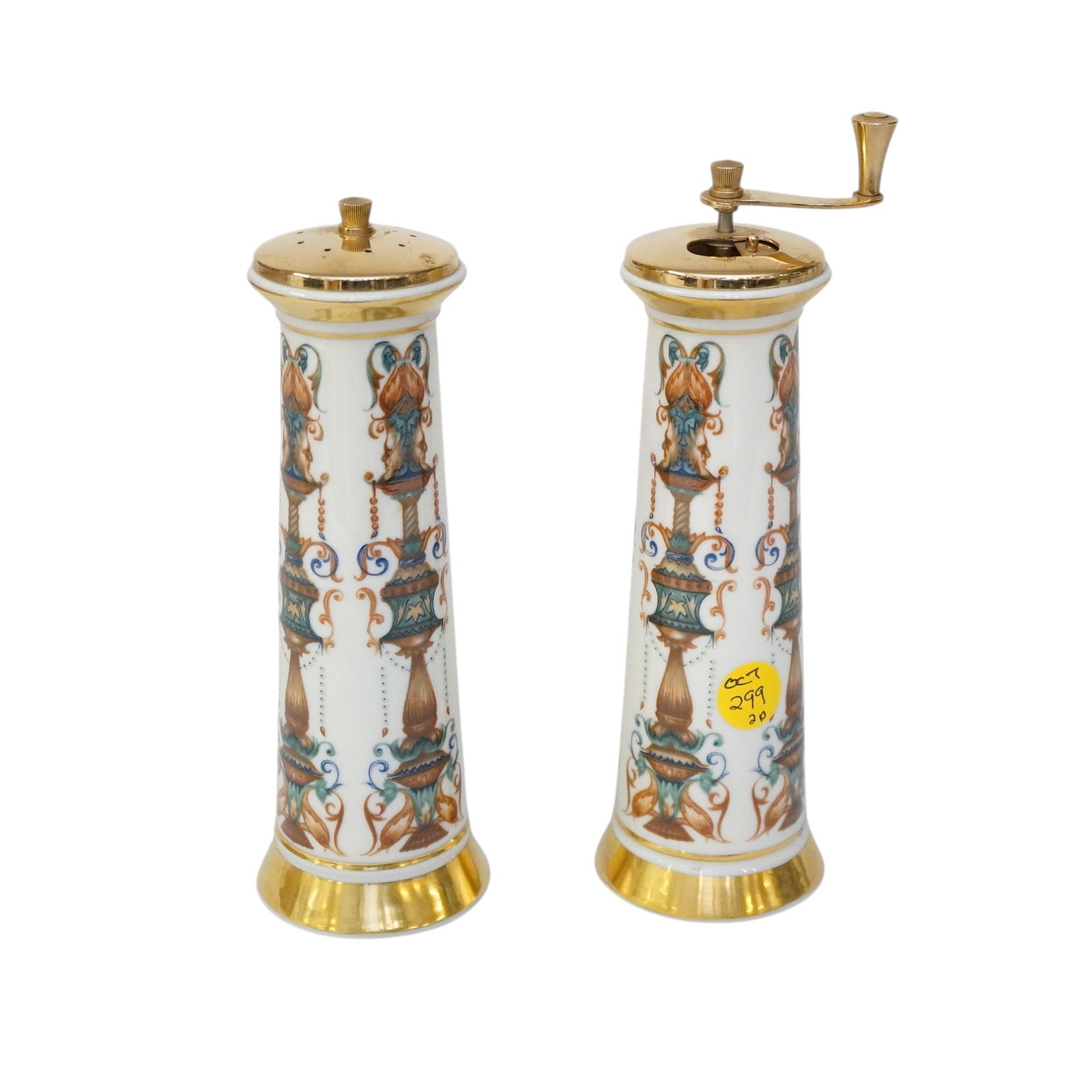 VINTAGE LENOX LIDO SALT & PEPPER MILL: Vintage Lenox Lido Salt & Pepper Mill. Approximately 8 1/4" Weight 1 lb 8 oz **In house shipping available on this lot** If you win this lot, please select self arranged for in house shipping when pay
