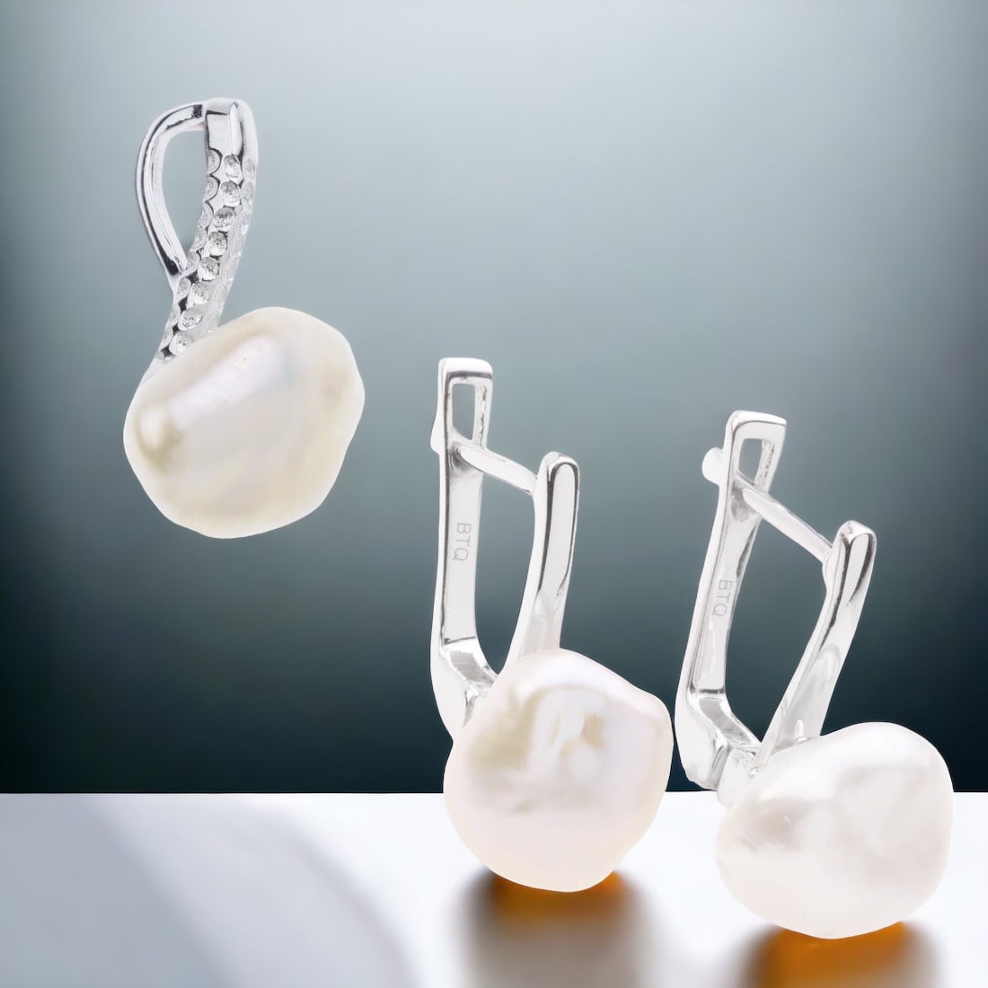 Graceful White Pearl Jewelry Set (1 of 1)