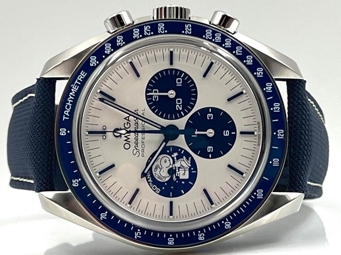Omega Speedmaster Silver Snoopy Award 50th Anniversary 310.32.42.50.02.001 2023 (1 of 1)