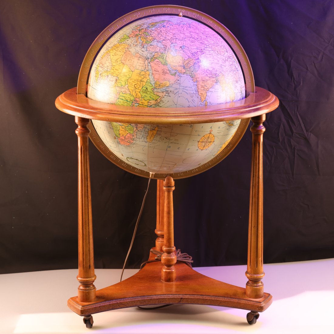 Replogle Heirloom Globe with Stand: The Replogle Heirloom Globe with Stand is a classic and elegant globe designed for both decorative and educational purposes.33inch*22 inch