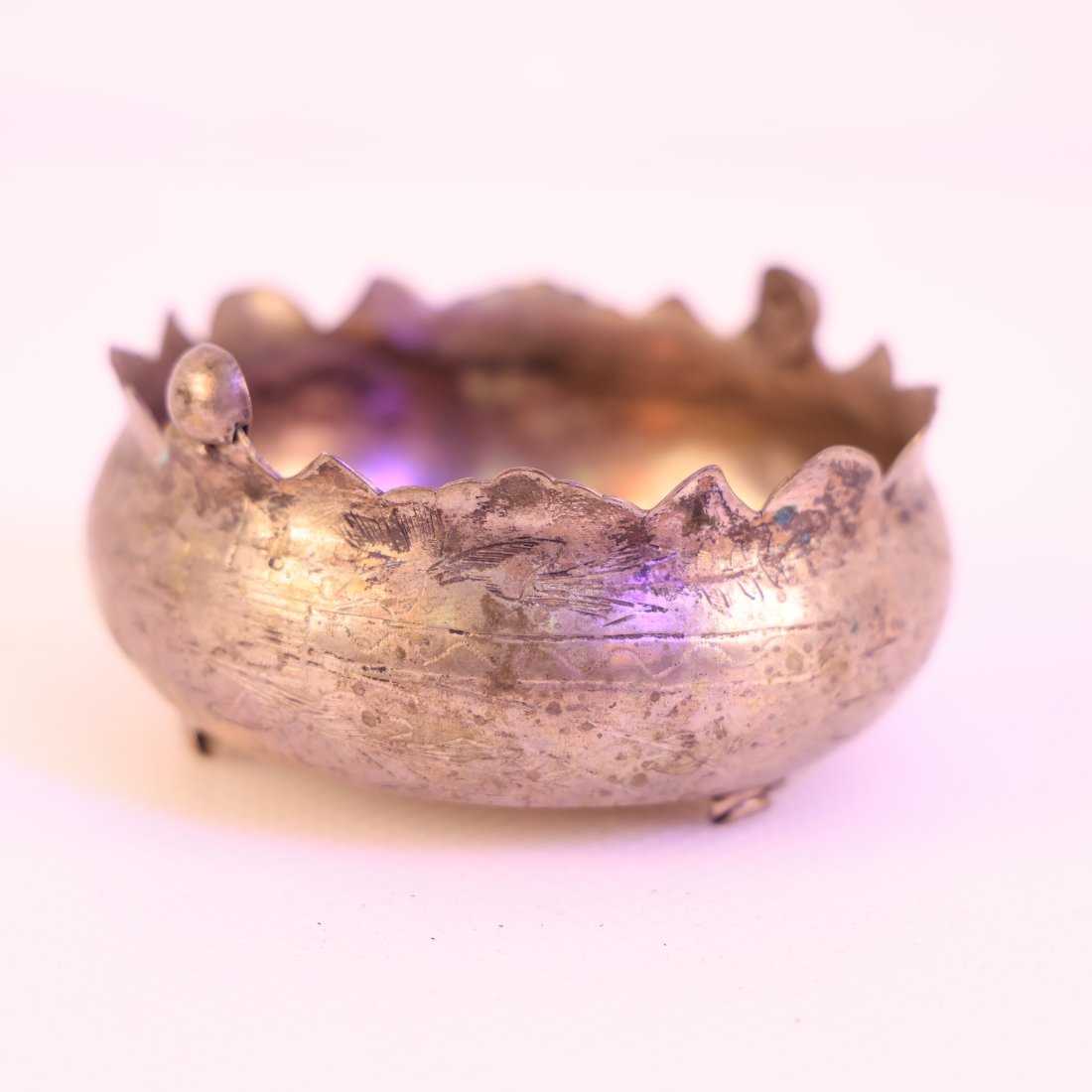Vintage Persian Handmade 84 Silver - 152.0 gr: A vintage copper bowl can be a charming addition to any kitchen or dining space. Copper bowls were traditionally used for various culinary purposes due to copper's excellent heat conductivity and aest