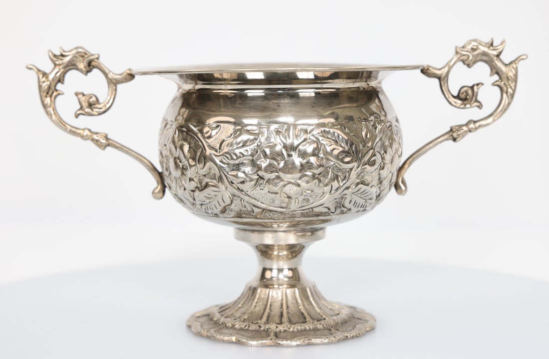 Silver Plated Sugar Bowl with Glass Insert: Indulge in the timeless elegance of a Silver Plated Sugar Bowl with a Glass Insert, a refined addition to your table setting. This exquisite piece combines the beauty of silver craftsmanship with the 