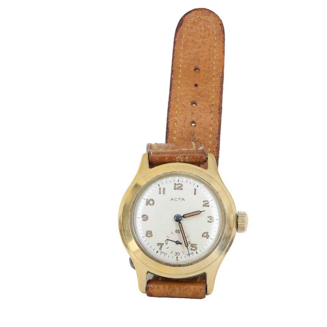 Classic Mid-Century ACTA Men's Watch with Leather Strap: Dive into the elegance of the mid-20th century with this classic ACTA men's wristwatch, a splendid find for both enthusiasts of vintage timepieces and those starting their collection. Its timeless des