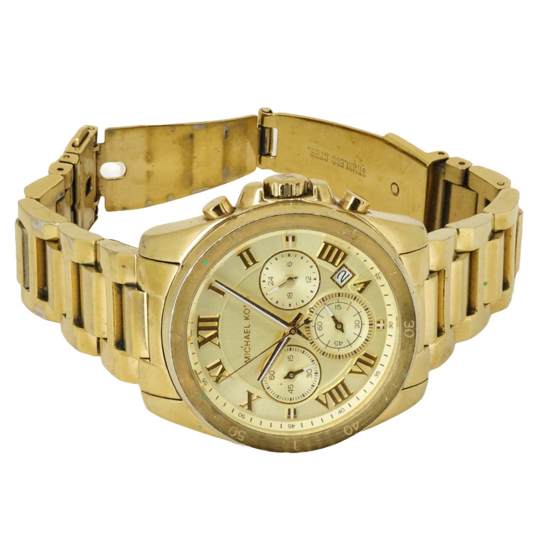 Luxurious Michael Kors Gold-Tone Stainless Steel Chronograph Men's Watch: Indulge in the opulence of this Michael Kors men's chronograph watch, beautifully crafted with a gold-tone stainless steel finish that radiates sophistication and style. This watch is a superb choice 