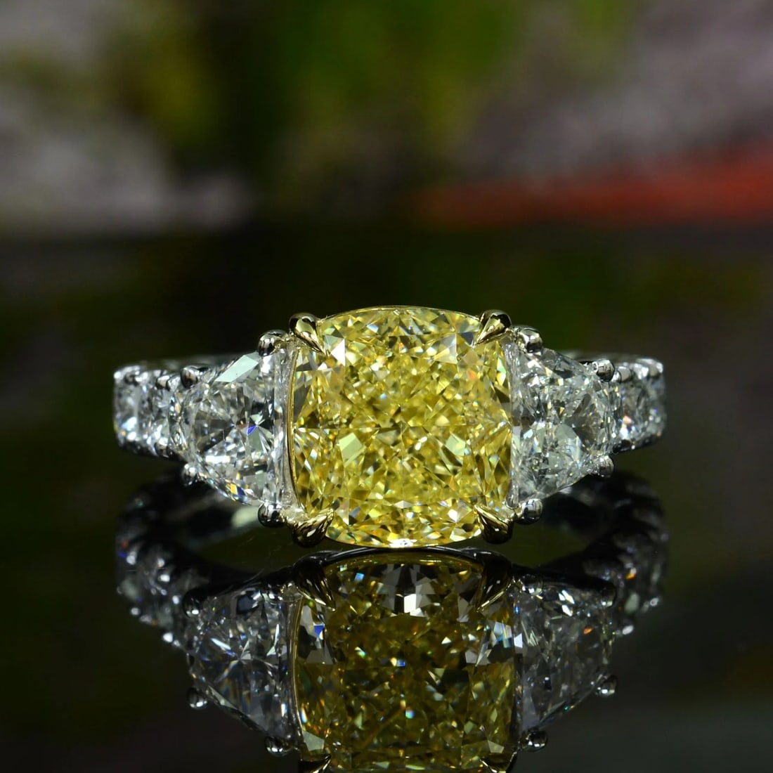 14K GOLD 3.2 CTW NATURAL YELLOW DIAMOND & DIAMOND RING (1 of 6)