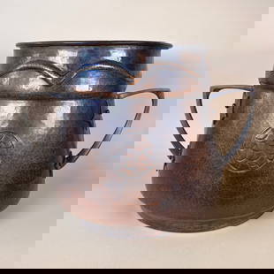 Berlepsch-Valendas / Winhart & Co. Secessionist Jardiniere: Hans Eduard von Berlepsch-Valendas jardiniere, Munich Germany circa 1904. A huge hammered copper jardiniere with bronze handles. Sensational hammering and an unreal original patina in amazing