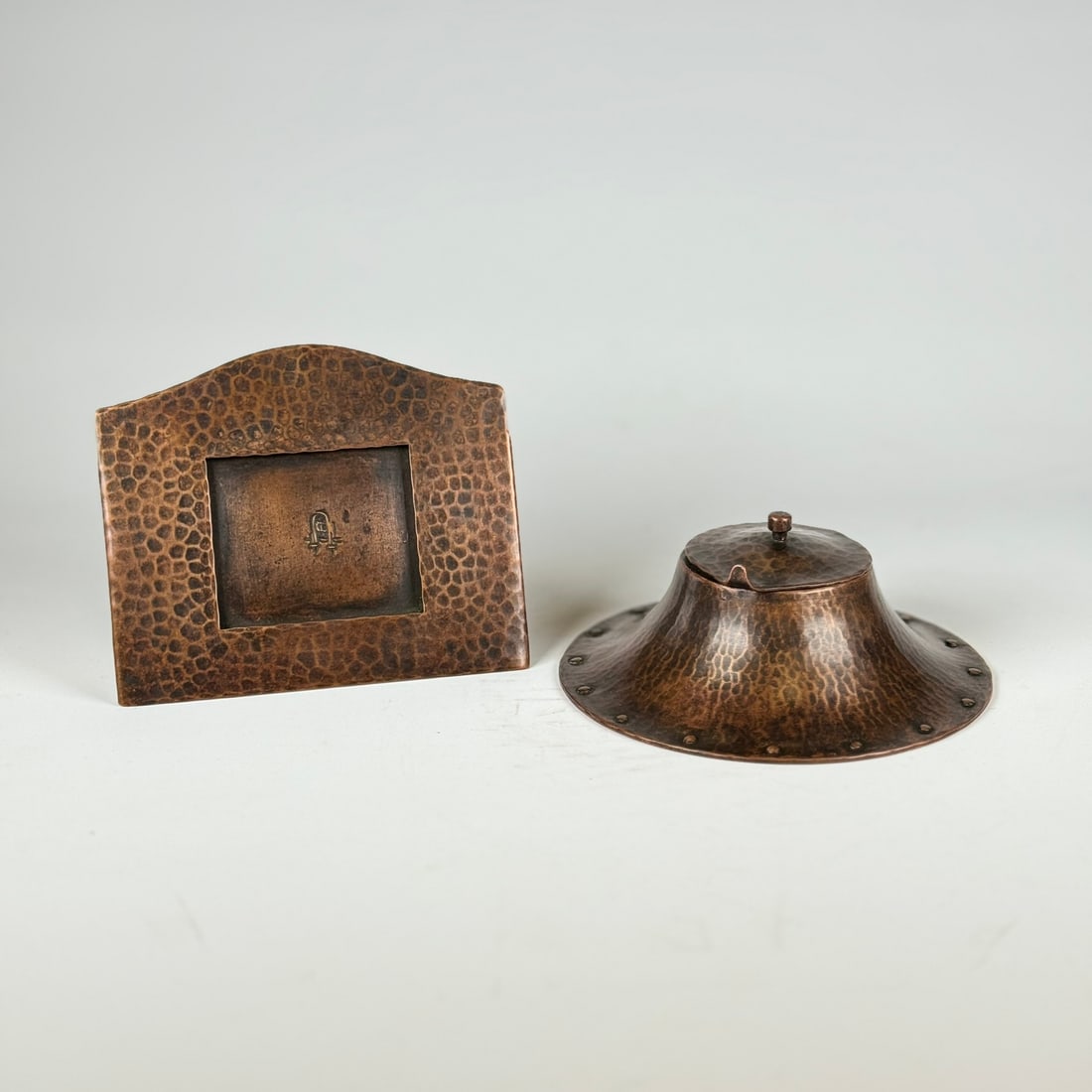 Gustav Stickley Copper Inkwell & Calendar Frame (1 of 10)