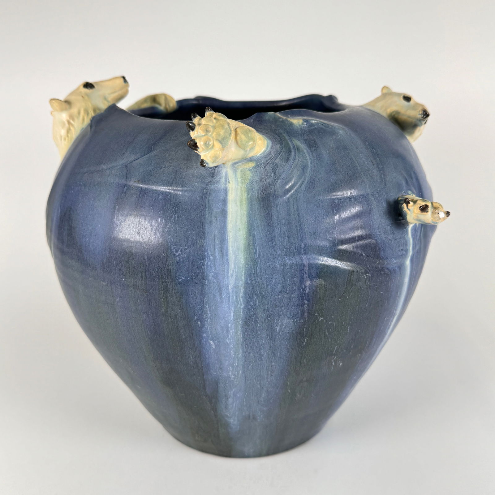 Ephraim Faience Showpiece Polar Bear c2004 (1 of 6)