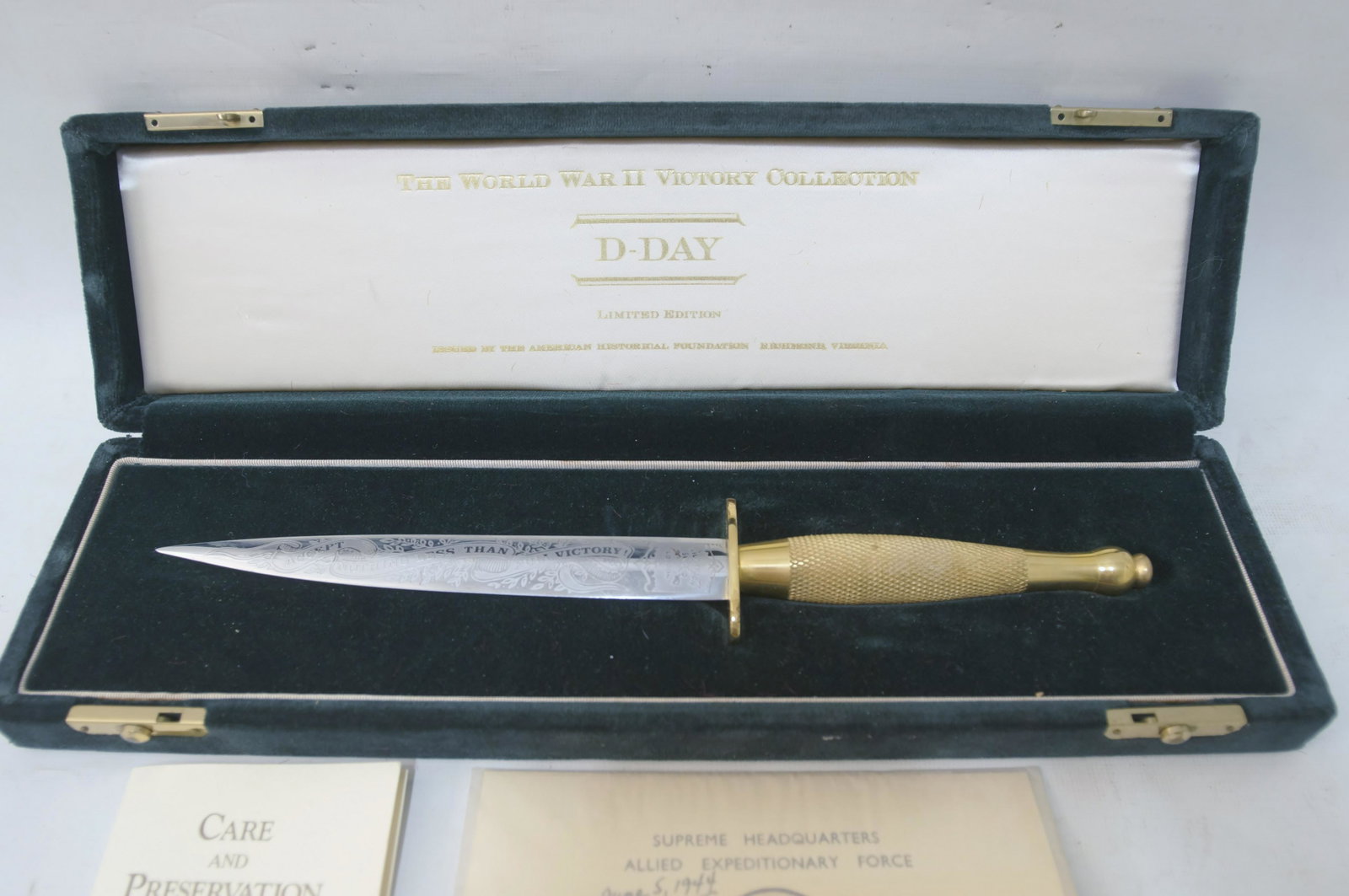 WWII Victory Collection Cased Commemorative Dagger: D-Commemorative Commando Knife Limited edition number 51
