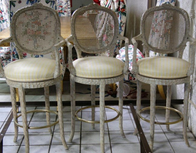 3 Swivel Bar stools cane back -country french styl: 3 Swivel Bar stools cane back -country french style