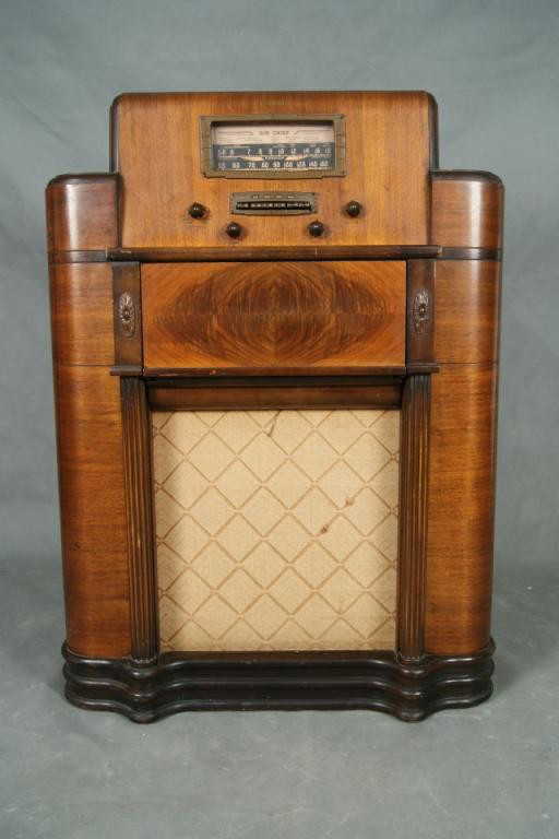 16 Rare Firestone "Air Chief" 30's floor model radio T