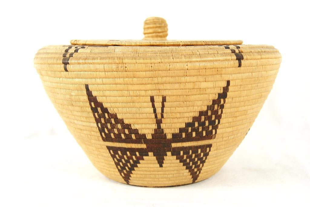 Mamie Gregory (1867-1947) Panamint lidded basket
