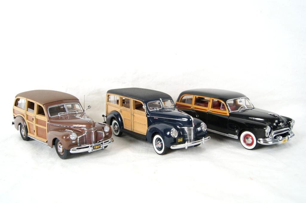 3 Danbury Mint 1940 Ford DeLuxe station wagon,: 1941 Chevy Special DeLuxe station wagon ( Limited Edition), 1949 Oldsmobile 88 statio wagon (Limited Edition) - 3 cars