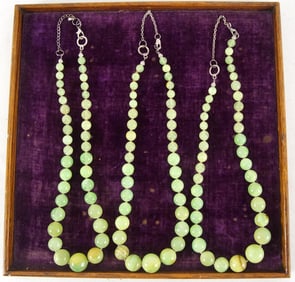 Jade beaded graduated necklaces - 3