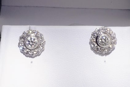 Pair of Gold & Diamond Ladies earrings