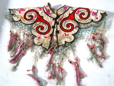 Qing Dyn. Chinese Embroidered Silk Cloud Colar