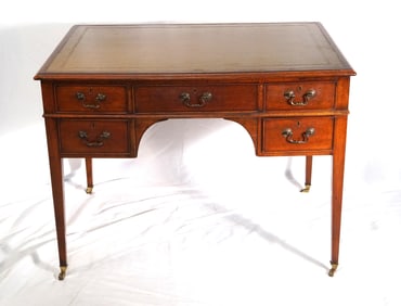 Hepplewhite Mahogany writing desk - leather top