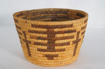 Semi-Antique Papago Polychrome basket
