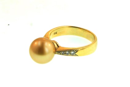 18kt yellow gold Champagne pearl ring w diamond