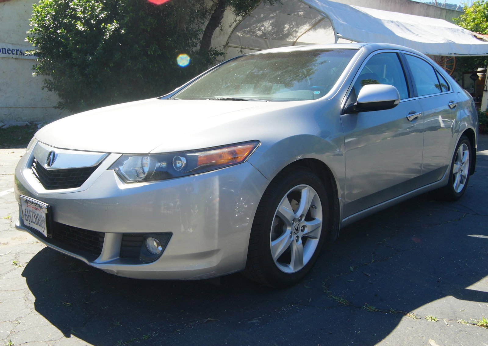 2009 Acura TSX 60k Original Miles: 95% Consumer Satisfaction Score, 2.4L Engine new tires, no body damage or dents, Up to date Sept 26 Registration, clear title excellent condition with very low miles, minor wear expected with age,