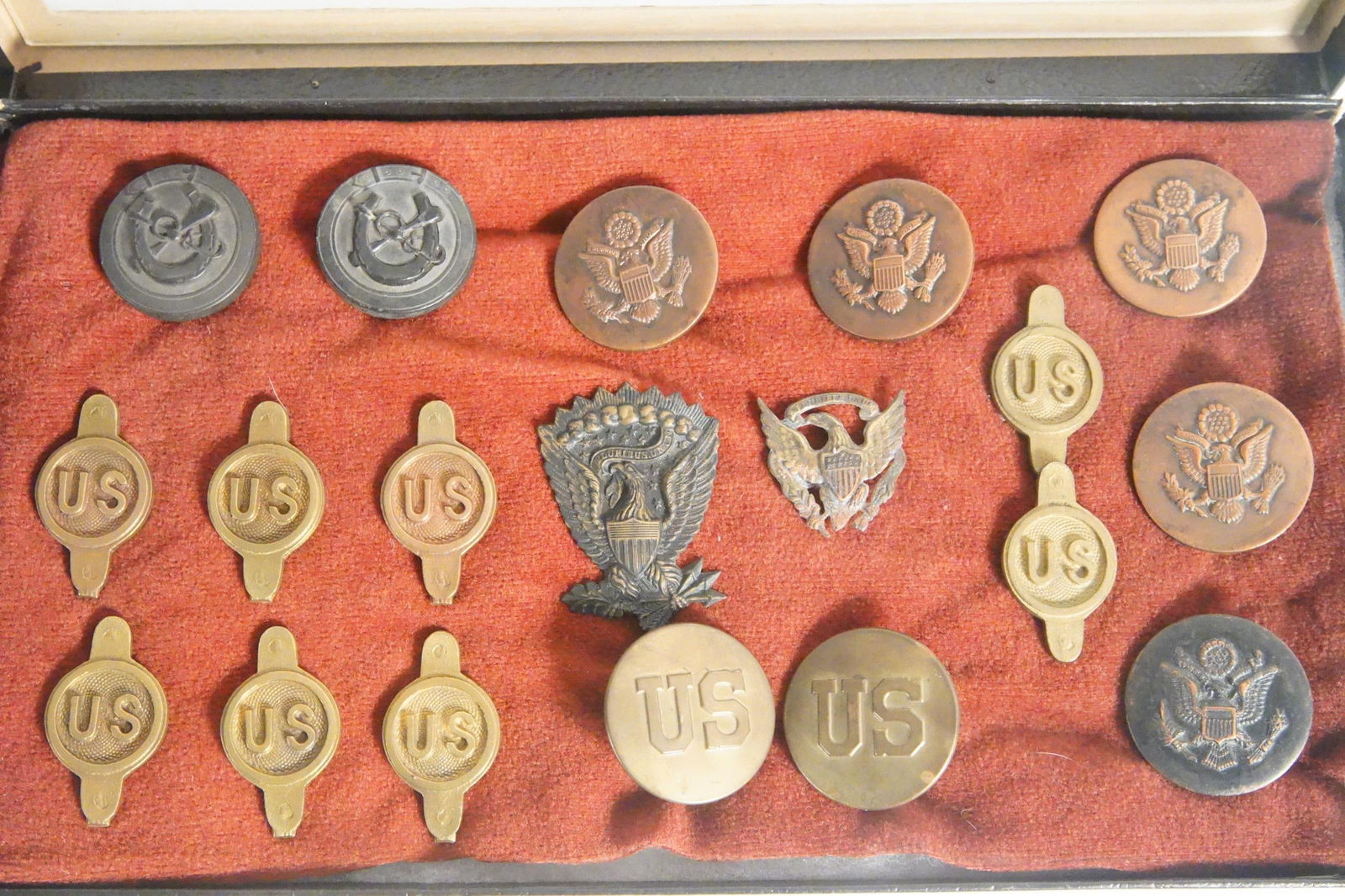 19 US Cavalry Insignias buttons