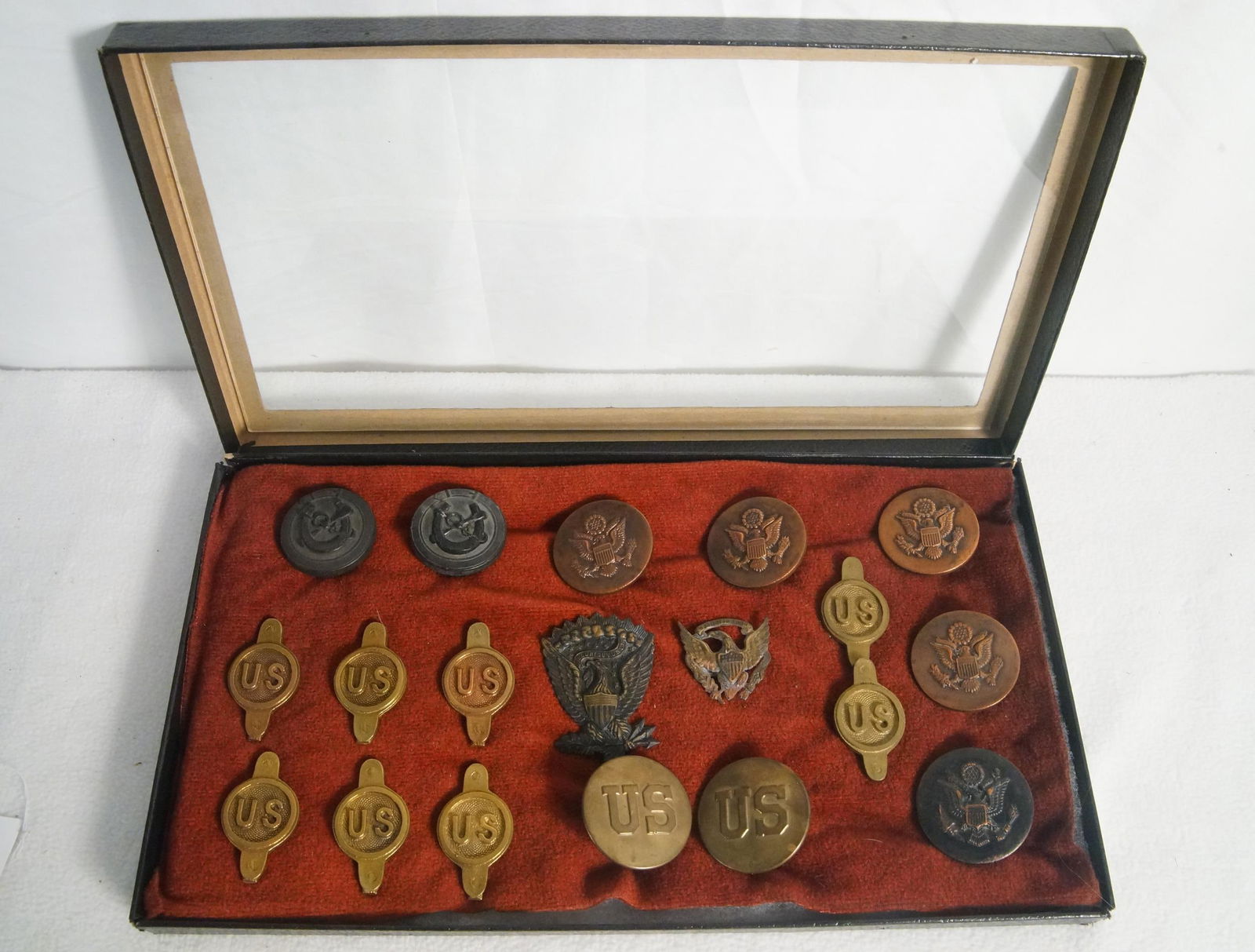 19 US Cavalry Insignias buttons - 2