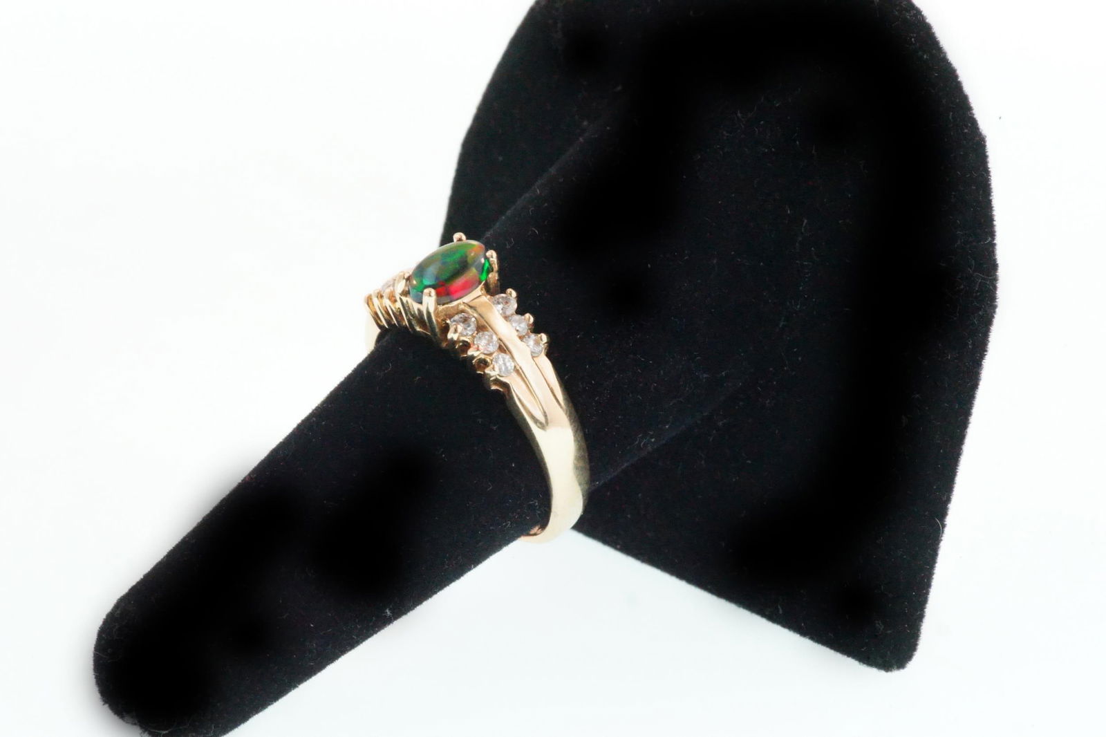 14kt Gold Opal and 12 diamond ring - 3