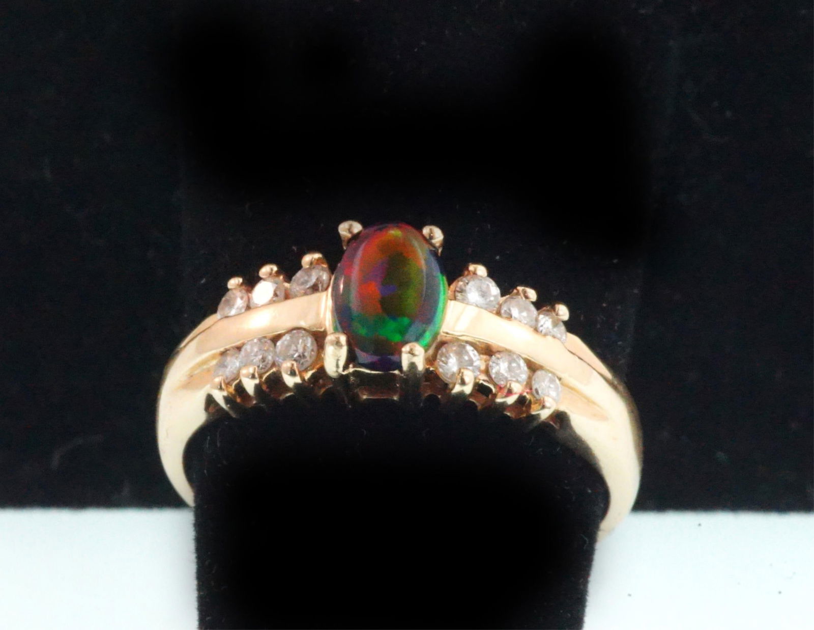 14kt Gold Opal and 12 diamond ring - 5