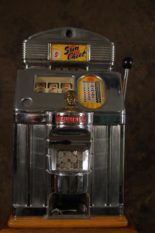 Jennings &ldquo;Sun Chief&rdquo; 5c vintage slot machine