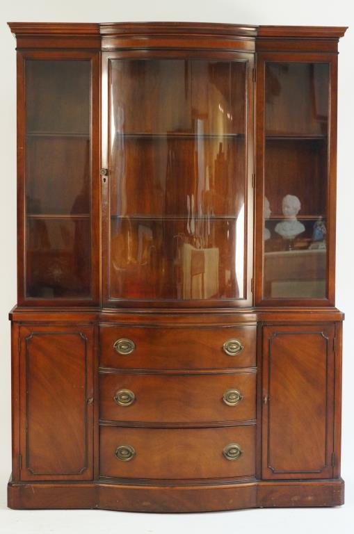 Duncan Phyfe Bow Front Mahogany China Cabinet Apr 06 2014
