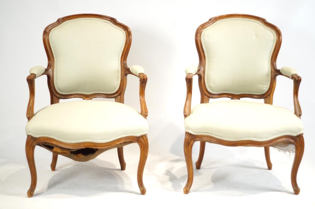 Pair Louis XV style side chairs - late 19th cent.: cabriolet legs cartouche shape backs