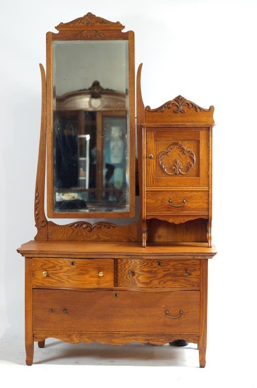 American oak antique Chevelle dresser w hat box