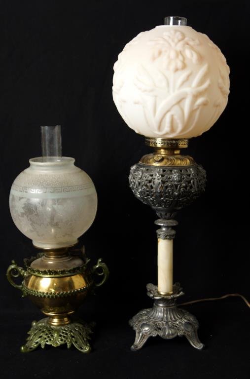 2 Antique Banquet Gone with the wind lamps: Walters estate