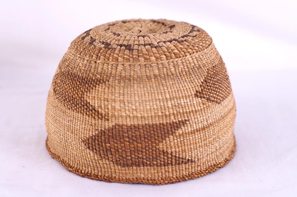 Klamath antique woven basket (1 of 4)