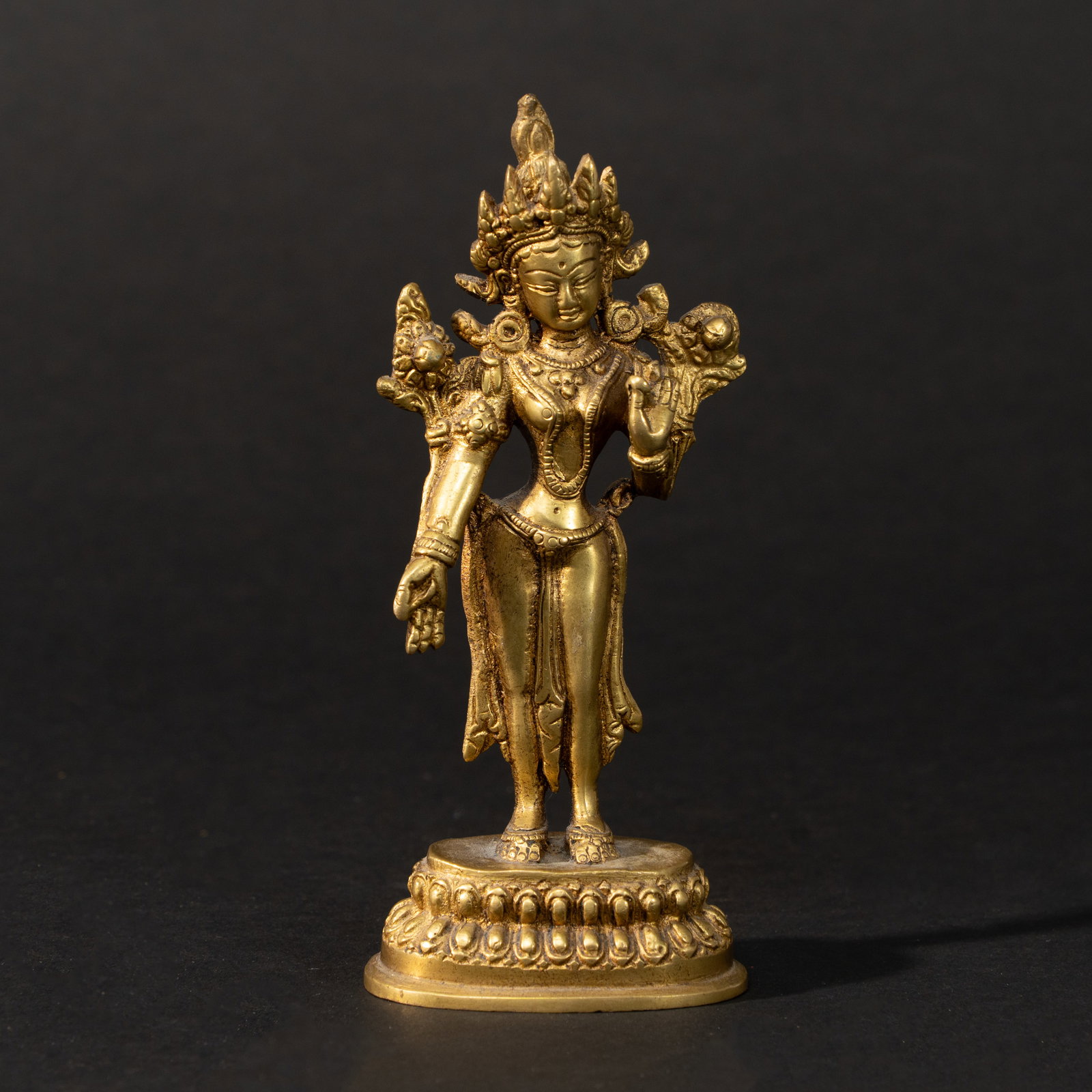 A TIBETO-CHINESE GILT-BRONZE FIGURE OF STANDING TARA 18TH - 19TH CENTURY: A TIBETO-CHINESE GILT-BRONZE FIGURE OF STANDING TARA18TH - 19TH CENTURY18-19世纪 铜鎏金绿度母站像MEASUREMENTSH. 16.7 cm, 6.6 in.ESTIMATEUSD