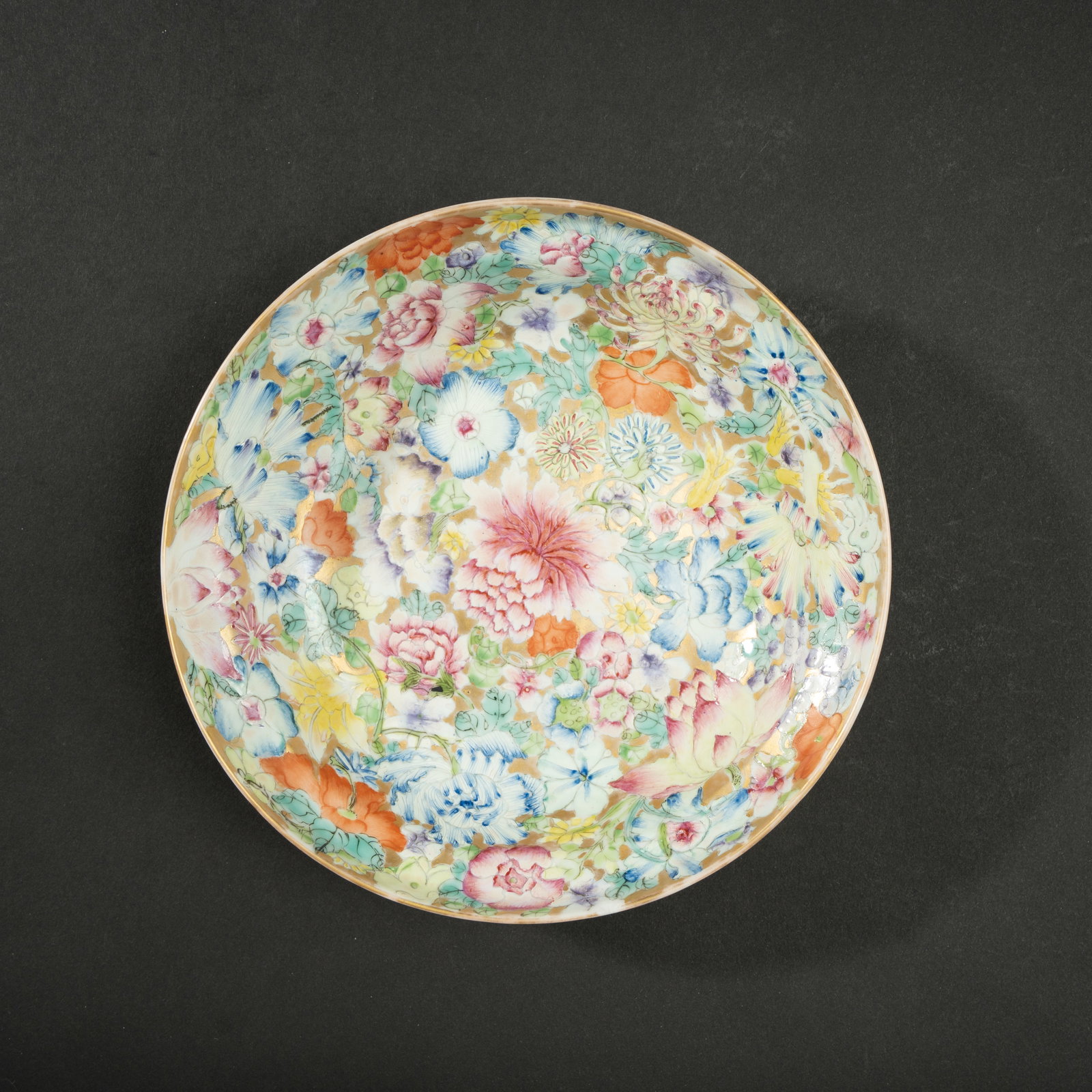 A FAMILLE ROSE 'HUNDRED FLOWERS' DISH LATE QING DYNASTY / REPUBLIC PERIOD 清晚期 (1 of 6)