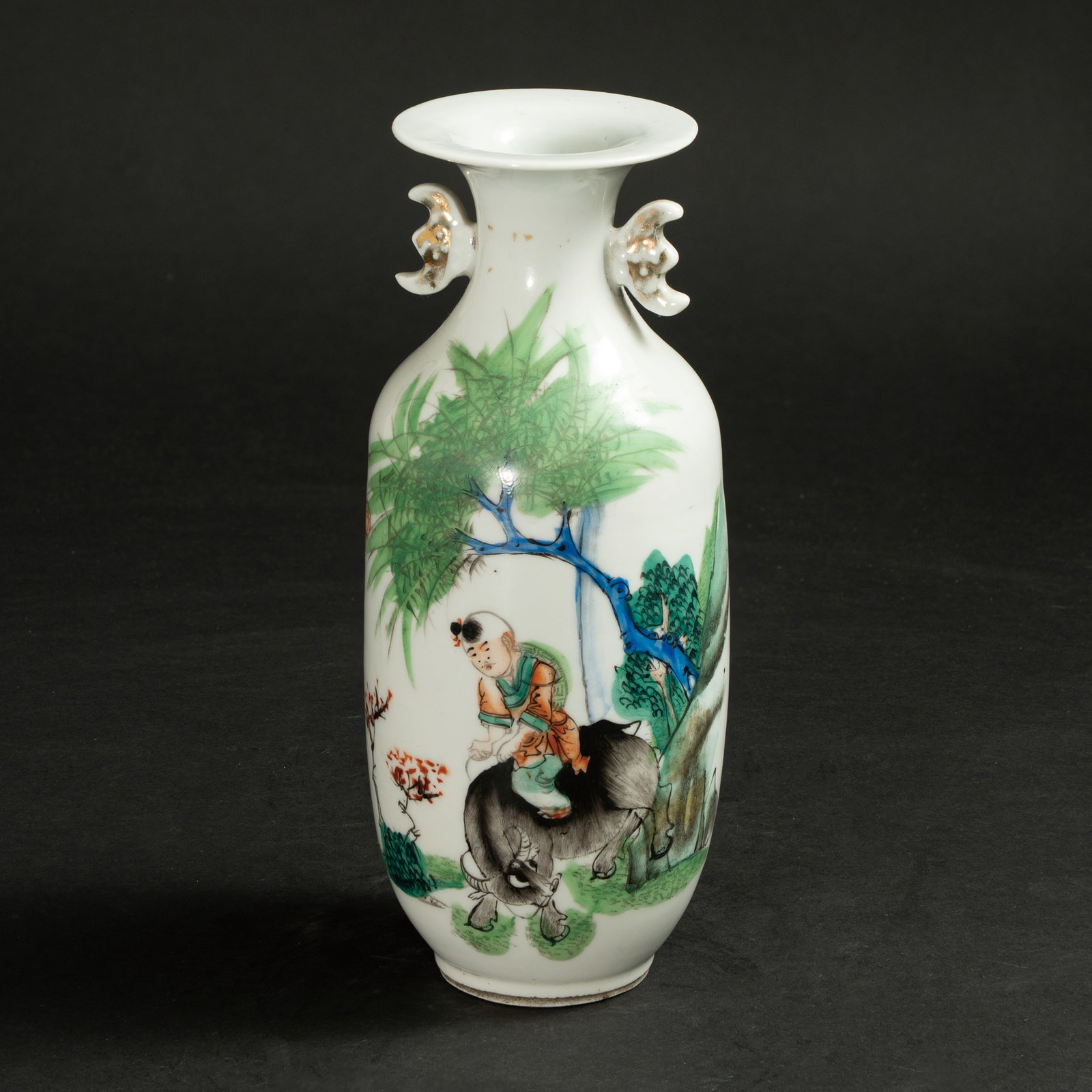 A FAMILLE ROSE 'BOY AND BUFFALO' LANTERN VASE REPUBLIC PERIOD (1912–1949) 民国: A FAMILLE ROSE 'BOY AND BUFFALO' LANTERN VASEREPUBLIC PERIOD (1912–1949)民国 粉彩柳阴牧牛图双耳小瓶ESTIMATE: $1,000 