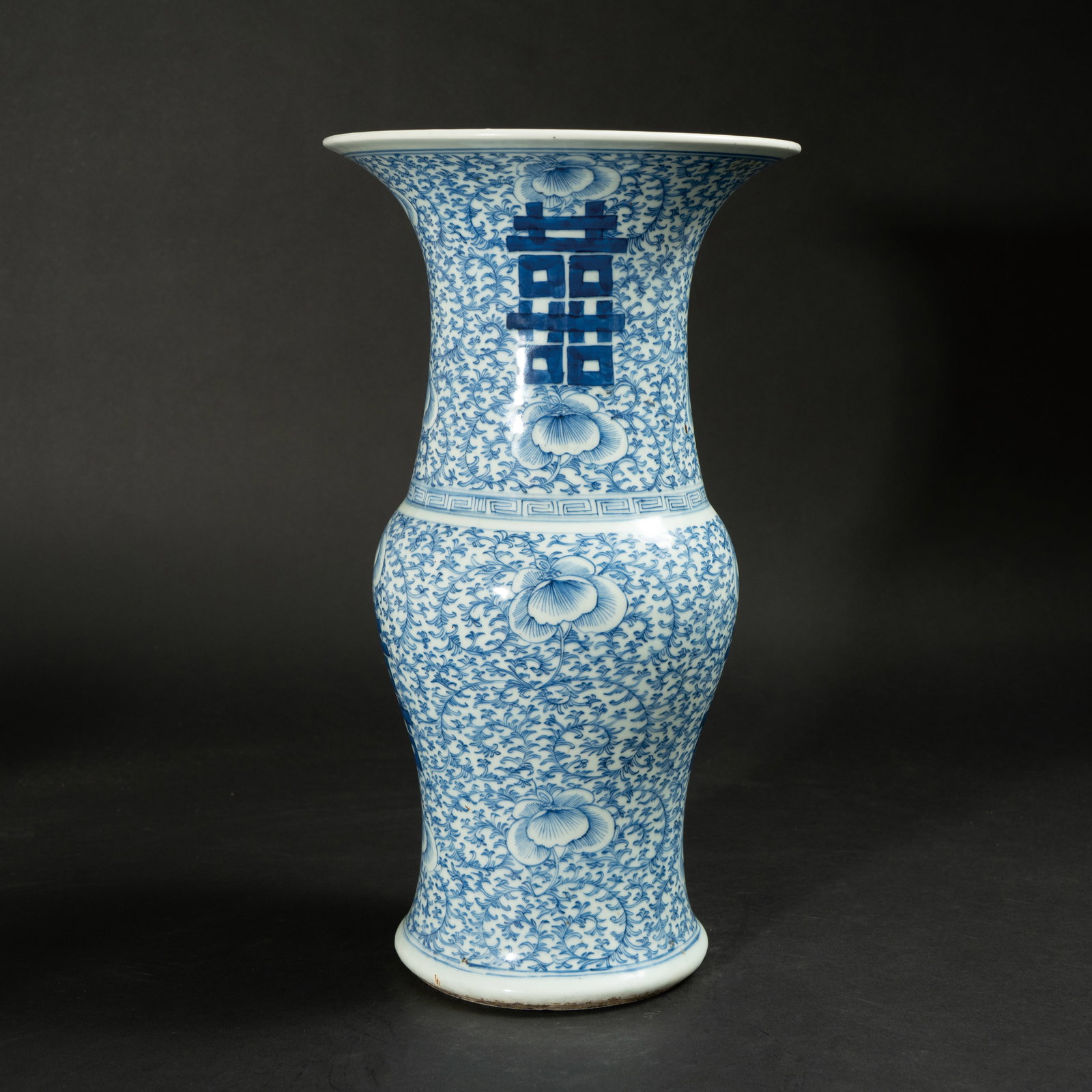 A BLUE AND WHITE 'DOUBLE HAPPINESS' PHOENIX-TAIL VASE 19TH CENTURY 清19世纪: A BLUE AND WHITE 'DOUBLE HAPPINESS' PHOENIX-TAIL VASE19TH CENTURY清19世纪 青花缠枝莲纹“囍”字凤尾尊ESTIMA