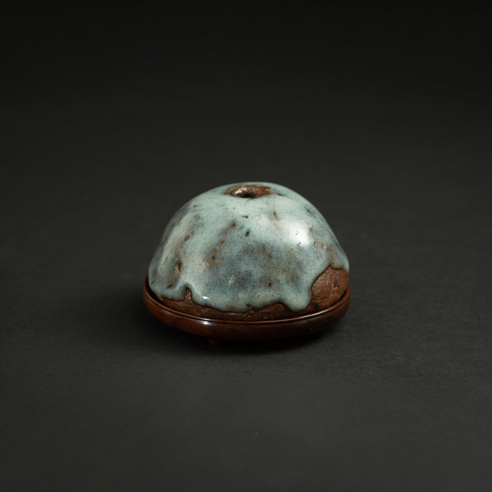 A JUN-TYPE SKY-BLUE GLAZED 'BUBBLE' INCENSE HOLDER SONG / JIN DYNASTY 宋/金 钧: A JUN-TYPE SKY-BLUE GLAZED 'BUBBLE' INCENSE HOLDERSONG / JIN DYNASTY宋/金 钧窑系天蓝釉小香插ESTIMATE: $1,500 – $2,500Description