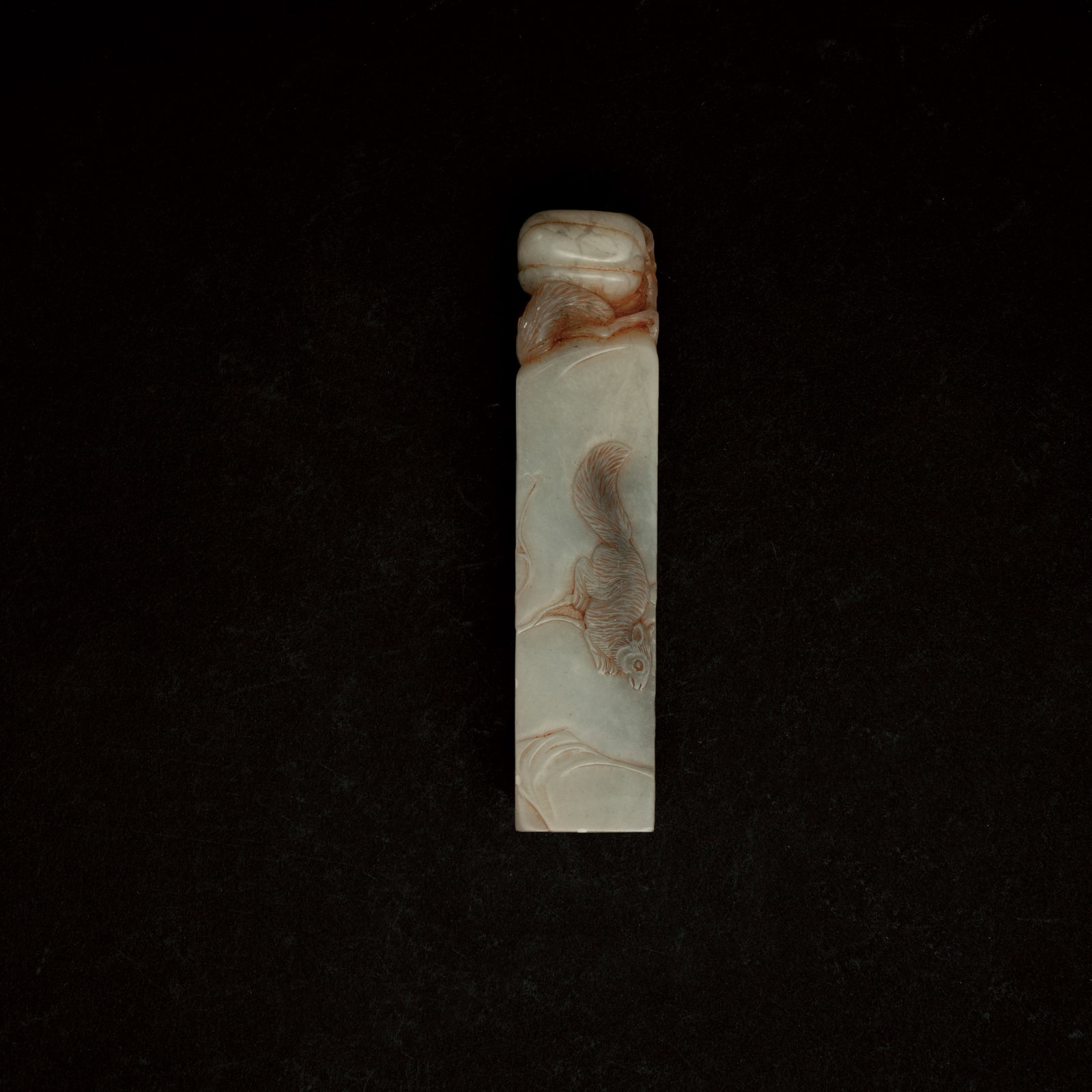 A FINELY CARVED 'SQUIRREL AND GRAPES' SHOUSHAN STONE SEAL QING DYNASTY (1644–1911) / REPUBLIC (1 of 10)