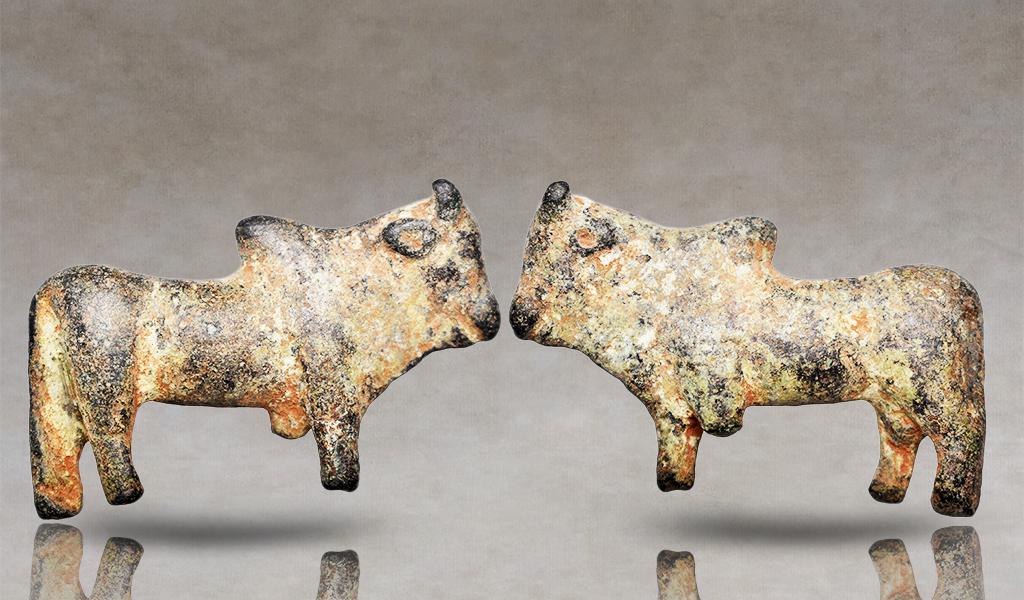 ANCIENT ROMAN BRONZE BULL FIGURINE (1st - 3rd CENTURY AD) (1 of 1)