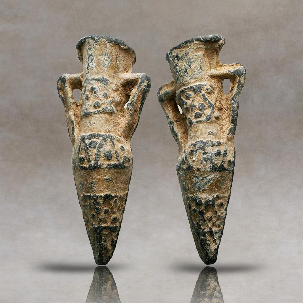 Crusaders Lead Bottle. 11th century AD.: Crusaders Lead Bottle. 11th century AD.(Inventory code: UA4-111)Reference:Condition: Very Fine