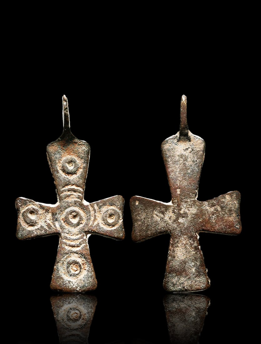 Byzantine Cross. 7th - 11th Century: Byzantine Cross. 7th - 11th Century(Inventory code: UA4-47) Condition: Very Fine