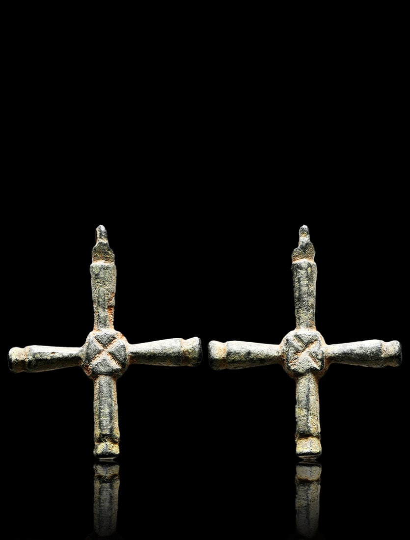 Byzantine Cross. 7th - 11th Century: Byzantine Cross. 7th - 11th Century(Inventory code: UA4-48) Condition: Very Fine