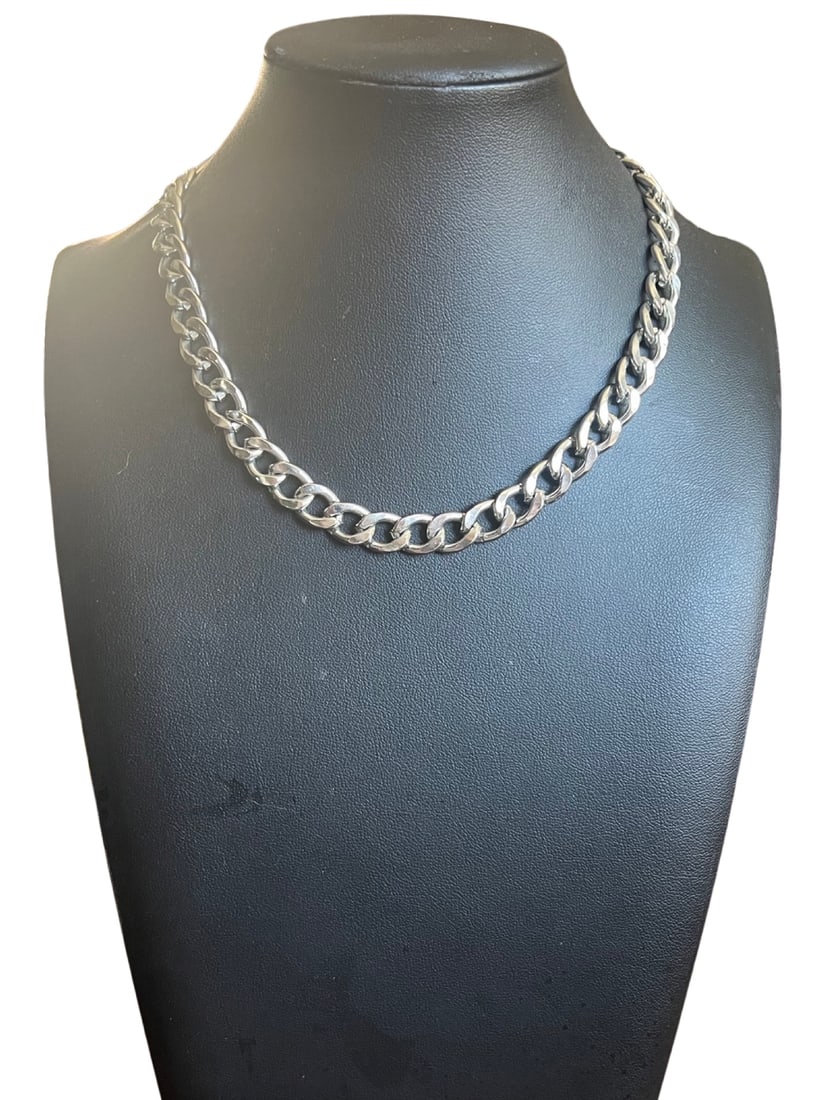 Solid 18k White Gold Cuban Link Chain Collar Bone Necklace: This custom made, estate piece, and just exquisite Solid 18k White Gold Cuban Link Chain Collar Bone Necklace is a fantastic piece of jewelry. This new, tag-free piece of jewelry is an absolute stunne