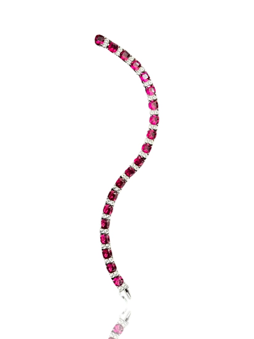 3.00cts Colombian Ruby & Diamond 18k White Gold: 3.00cts Colombian Ruby & Diamond 18k White Gold