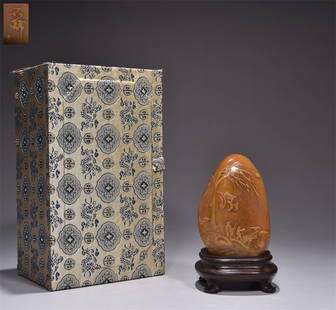 A Qing Dynasty Shi Qing style Shoushan stone carving, figure scenery, poetry, and prose decoration: It is 8.2 cm high, 5.2 cm long, 4 cm wide and weighs 271 grams