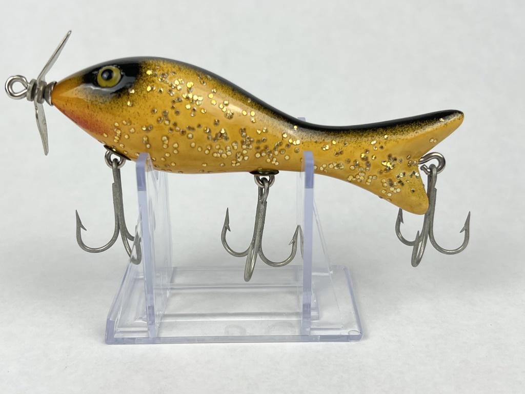 Chris Donnelly fishing lure: Painted wooden lure, glass eyes by Chris Donnelly. Condition: Presenting nicely. Dimensions: L 4.5"