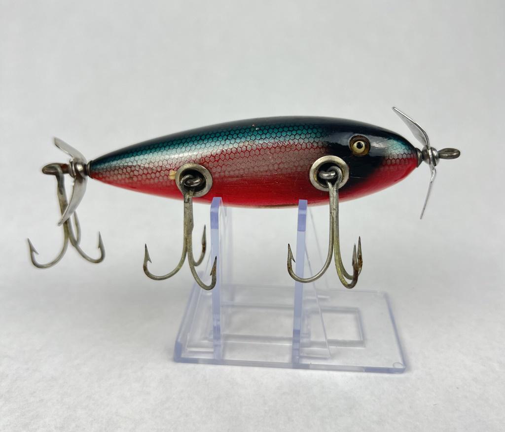 Injured minnow fishing lure (1 of 4)